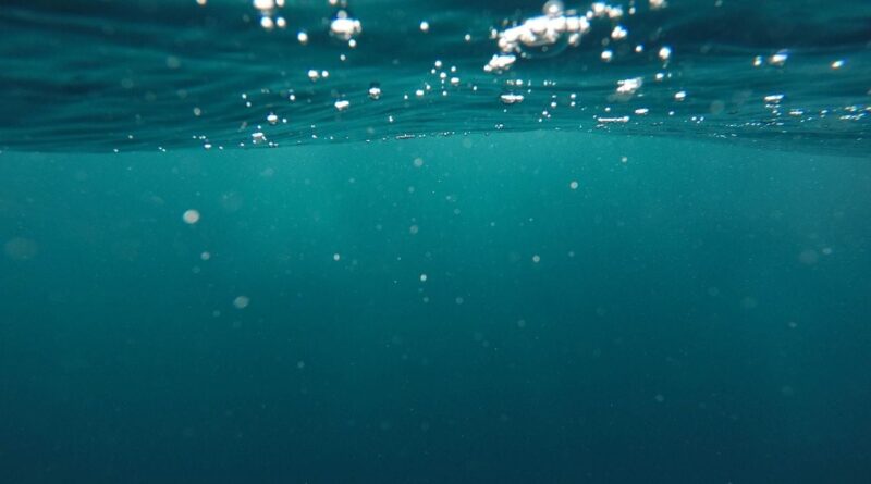 Une famille dérive une semaine dans le Pacifique après panne moteur