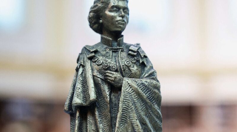 Une statue de la reine Elizabeth II installée à Londres pour ses 100 ans.