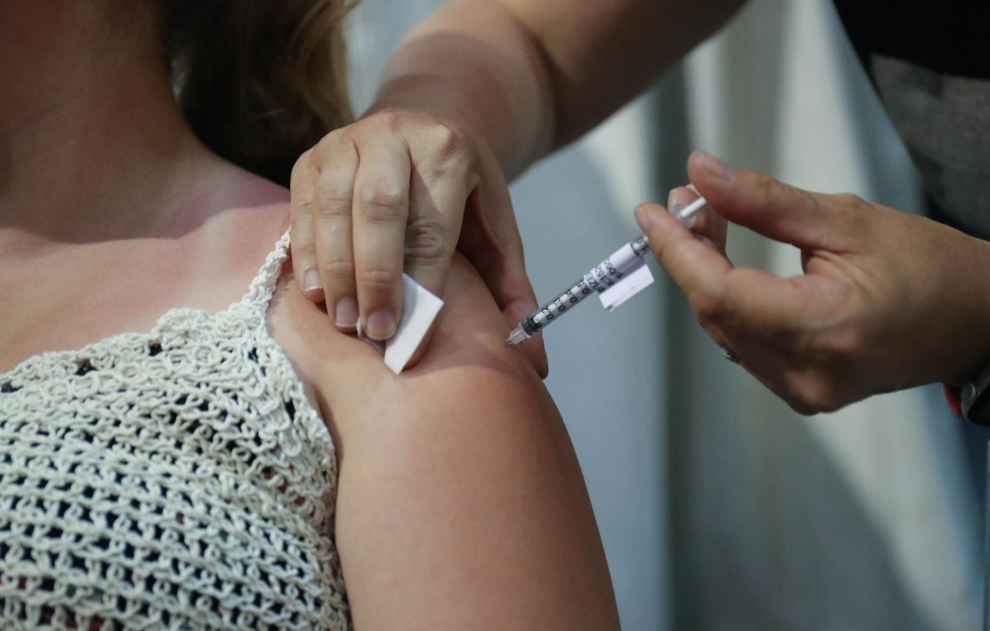 Vaccinations en difficulté en France, priorité à la protection des adolescents.
