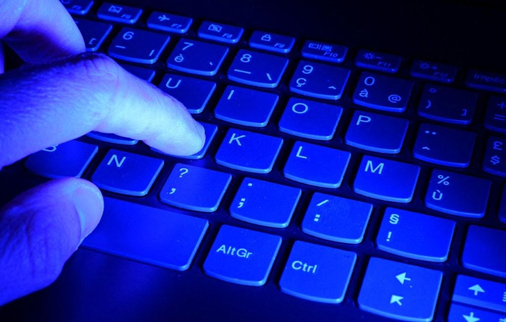 Vendée : Un hacker arrêté après des cyberattaques de fédérations sportives