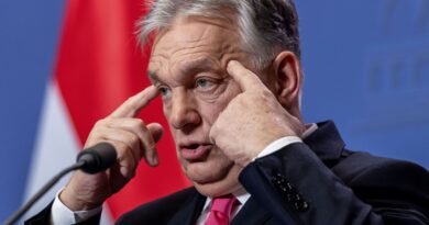 Viktor Orbán modifie le système électoral pour éviter le vote populaire.