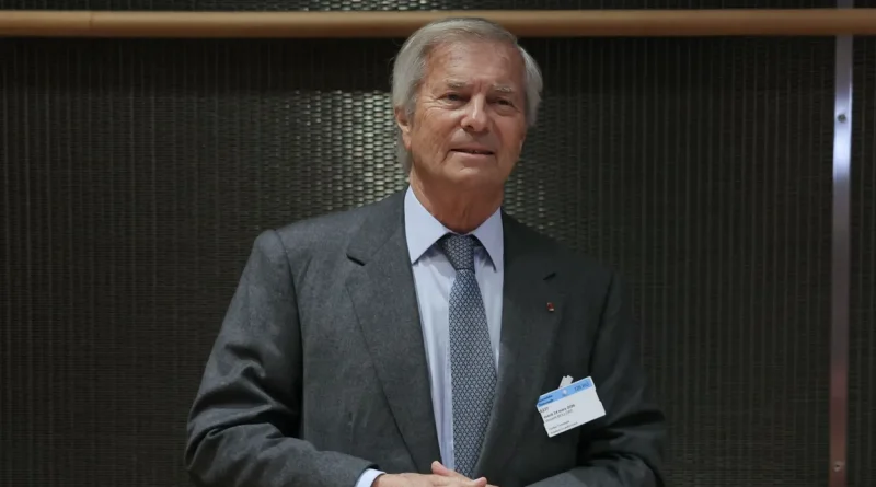 Vincent Bolloré sous pression : conflit avec Grasset et offre colossale sur Universal Music Group