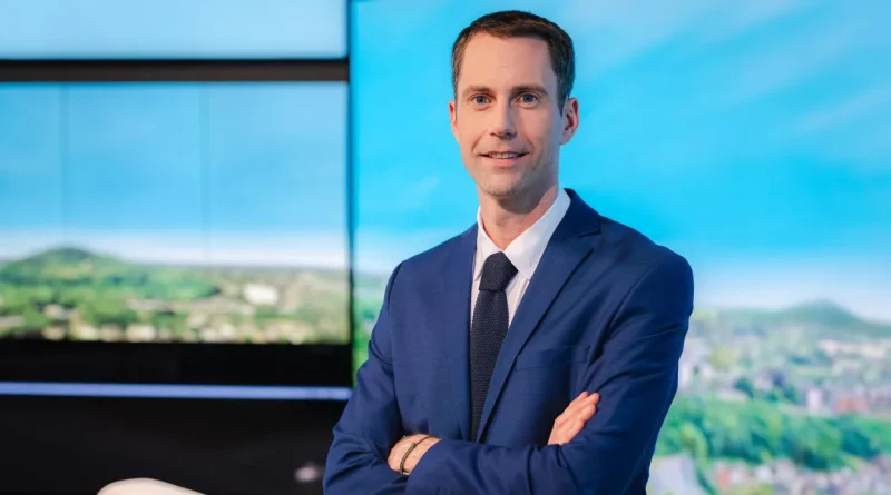 Voici les présentateurs des JT de 13H00 sur RTBF La Une cet été.