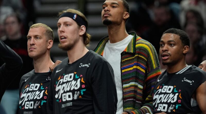 Wembanyama forfait en playoffs, « des progrès » après sa commotion, Spurs vainqueurs