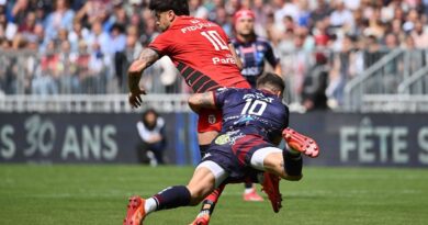 XV de France : Ugo Mola estime que Jalibert et Ntamack « peuvent être associés »