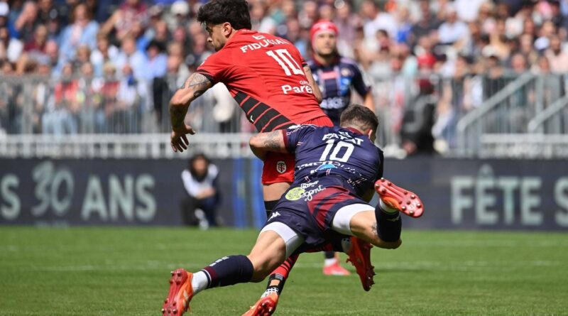 XV de France : Ugo Mola estime que Jalibert et Ntamack « peuvent être associés »