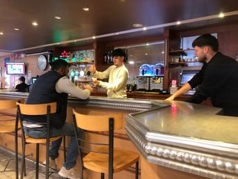 1er-Mai : « Il faut leur laisser le choix » en boulangeries et fleuristes.