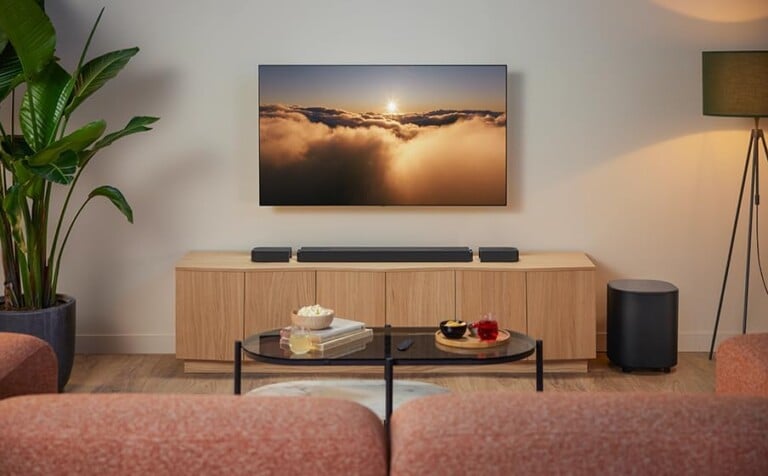 35 % de remise sur la barre de son JBL avec enceintes détachables et caisson de basses