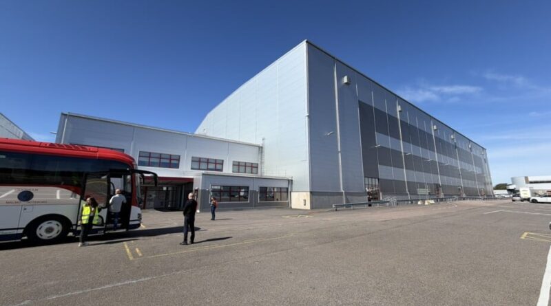 93 kg d’aluminium en 0,08 seconde lors de la visite de l’usine Volvo EX60