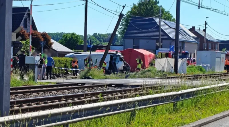 Accident à Buggenhout : quatre victimes, incluant deux jeunes de 12 et 15 ans