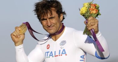 Alessandro Zanardi, ancien pilote de F1, est mort à 59 ans.