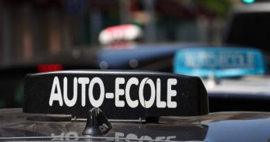 Allemagne : Moniteur d'auto-école blesse gravement élève à moto