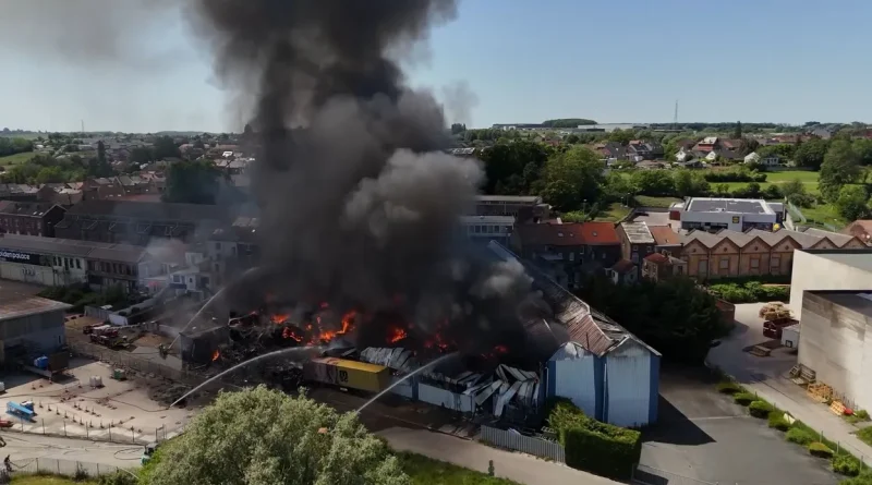 Amiante détecté dans les fumées de l'incendie à Tubize