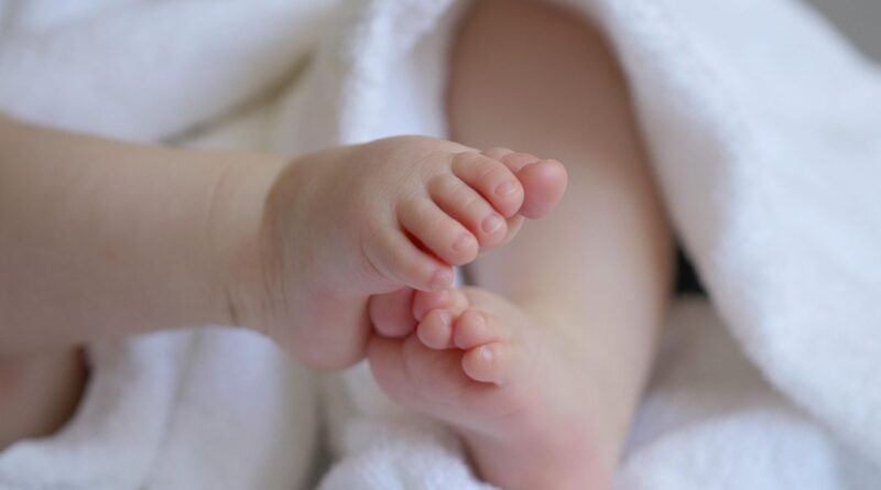 Autriche : Un bébé handicapé abandonné à la naissance trouve famille sur réseaux sociaux