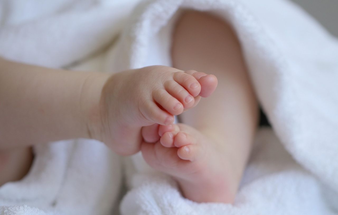 Autriche : Un bébé handicapé abandonné à la naissance trouve famille sur réseaux sociaux