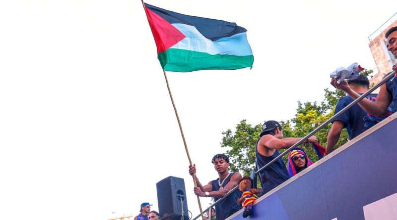 Barcelone : Flick ne se sent pas à l’aise avec le drapeau palestinien de Yamal