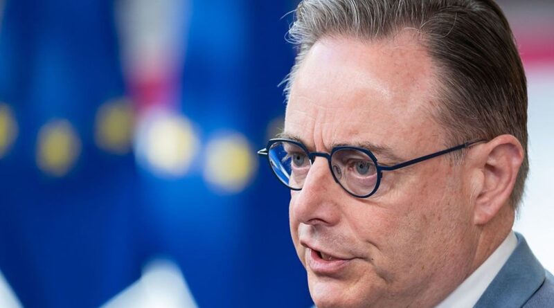 Bart De Wever annonce des mesures budgétaires impopulaires à venir.