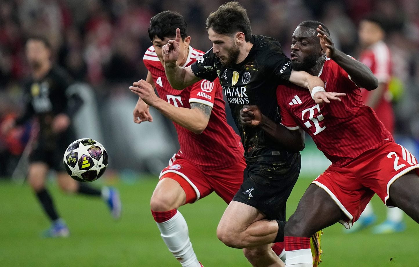 Bayern Munich - PSG : Kvaratskhelia, encore un match de bûcheron ?