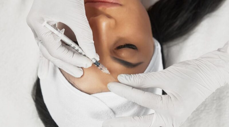 Beauté : Interdits en France, ces soins canons et alternatives.