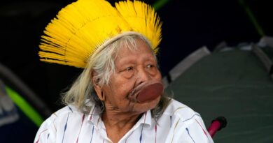 Brésil : Le cacique Raoni, défenseur de l'Amazonie, ne va pas bien