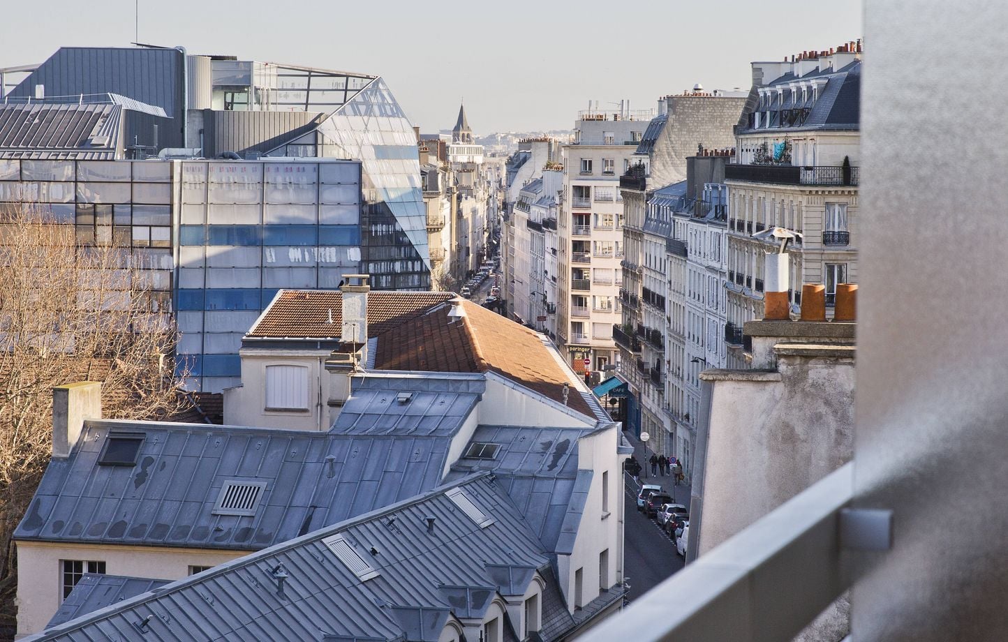 Canicule : « On est déjà monté jusqu’à 46° » dans les appartements « fournaises » sous les toits