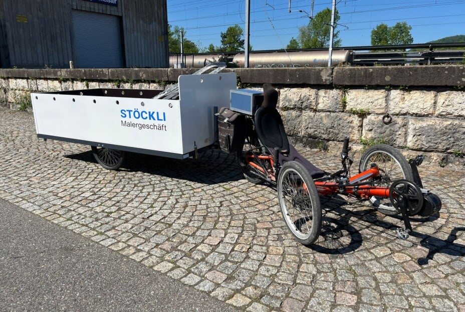 Cette mini-caravane pour vélo électrique va transformer vos vacances.
