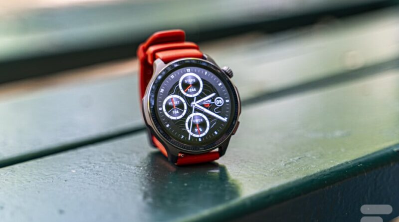 Cette montre connectée combine performances sportives et élégance à prix abordable.