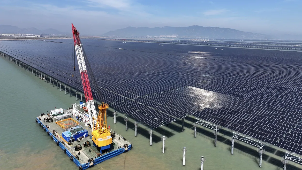Chine : défis des énergies vertes et paradoxe du charbon, plus grand émetteur mondial