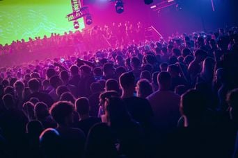 Comment la techno, née de Noirs et marginalisés, est devenue capitaliste ?