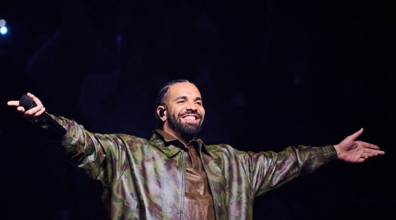 Drake sort trois albums inédits, totalisant près de 2 heures et demie de musique.