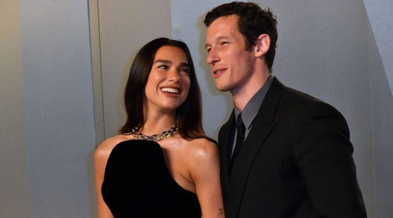 Dua Lipa et Callum Turner se seraient mariés, selon des médias britanniques.