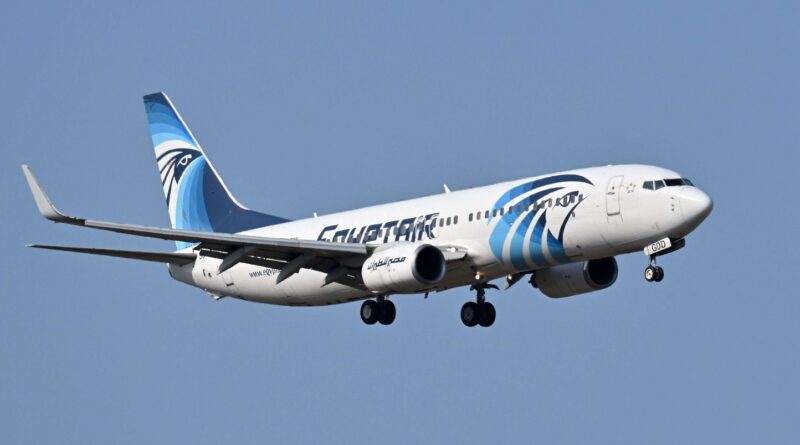 Egyptair : Paris demande un non-lieu dix ans après le crash, familles en colère