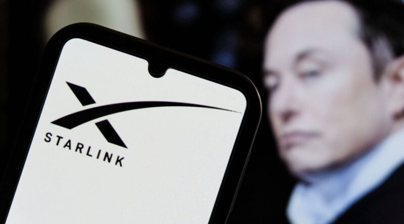 Elon Musk annonce un smartphone Starlink connecté directement aux satellites.