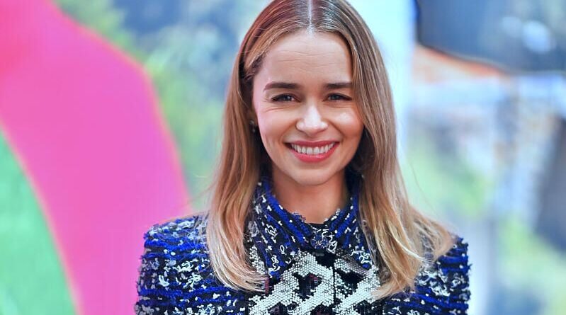 Emilia Clarke révèle qu'elle ne souffre pas d'une, mais de deux maladies auto-immunes.