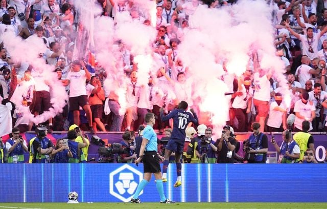 EN IMAGES : La joie des joueurs parisiens et de leurs supporters après ce triomphe européen