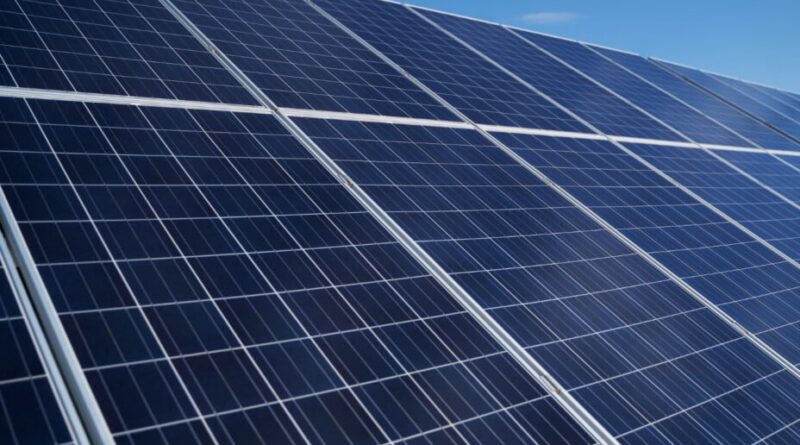 En temps de guerre, la Chine atteint des records d'exportations solaires.
