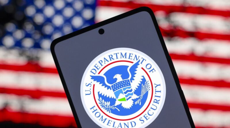 États-Unis : Le Congrès met fin au shutdown record du ministère de la Sécurité intérieure.