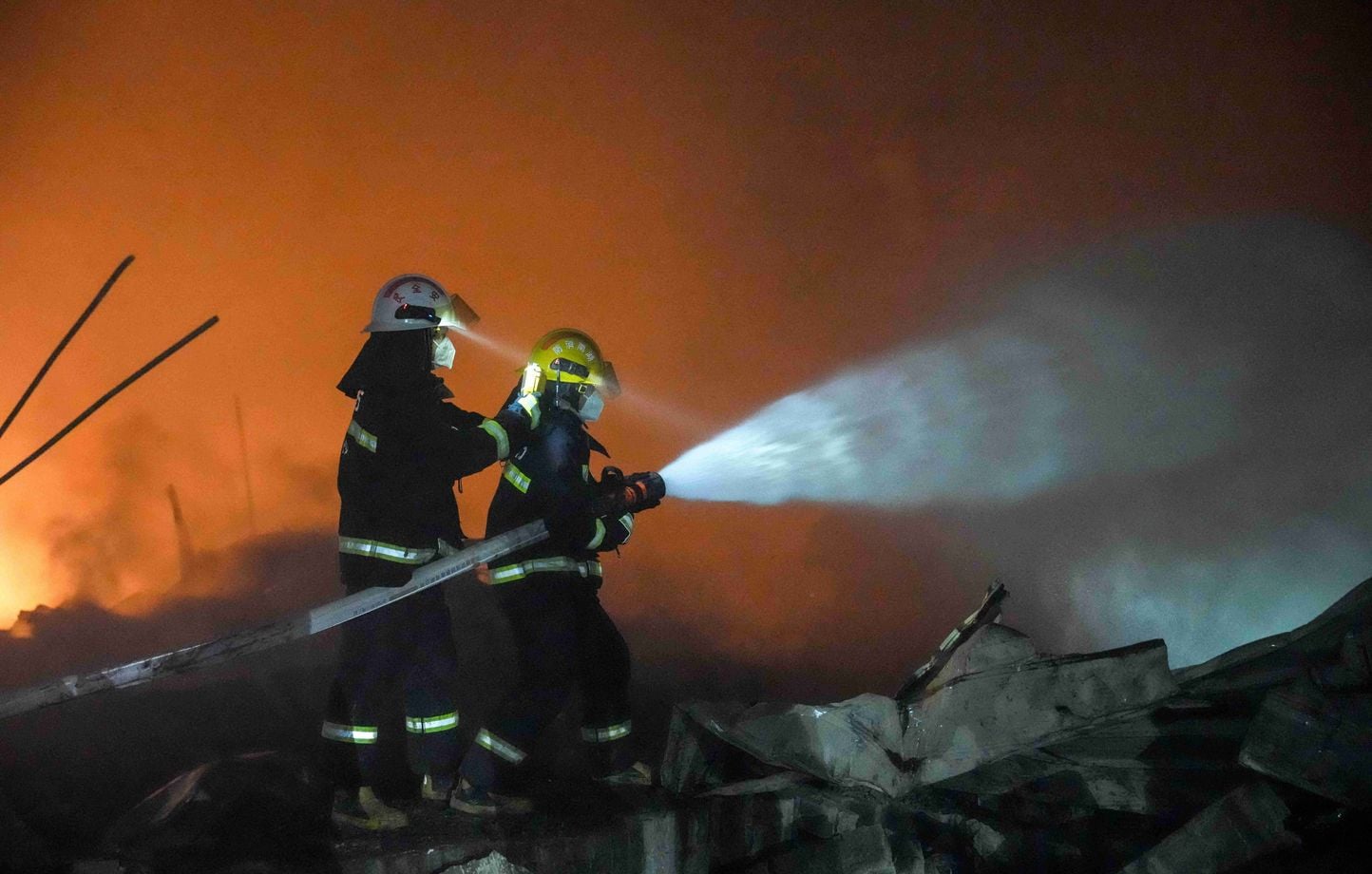 Explosion d'une usine de feux d'artifice en Chine : au moins 21 morts