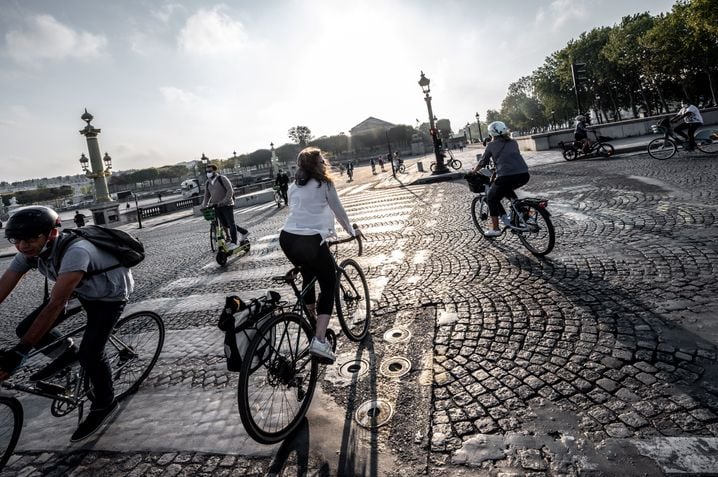 En optant pour le vélo plutôt que pour la voiture ou les transports en commun, vous offrez à votre corps un vrai bienfait pour votre corps mais aussi pour votre esprit.
