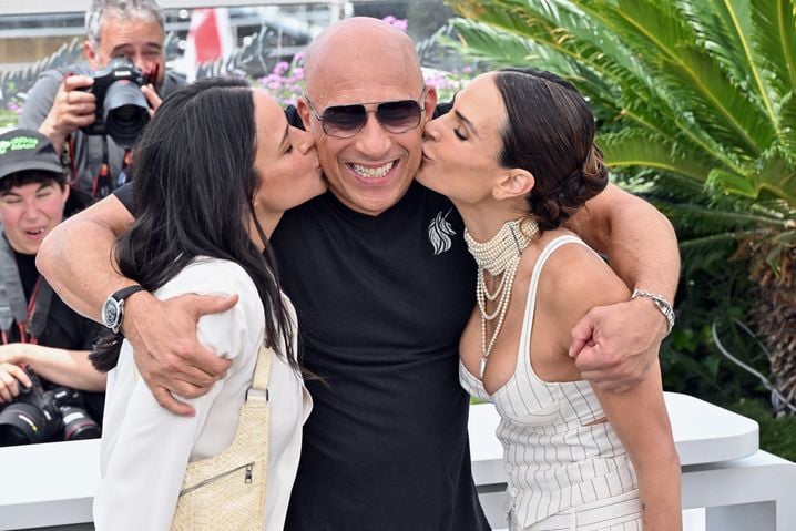 Photocall pour la première de « The Fast and the Furious » au festival. De gauche à droite : les acteurs Michelle Rodriguez, Vin Diesel et Jordana Brewster lors du photocall. Crédit : Anatoliy Zhdanov/Kommersant Photo/Sipa USA/70134458//2605131741