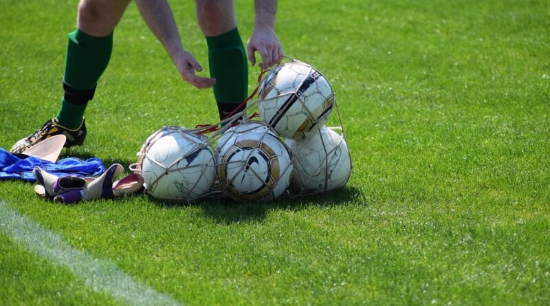 Football : Entraîneur suspendu à vie pour avoir filmé ses joueuses.