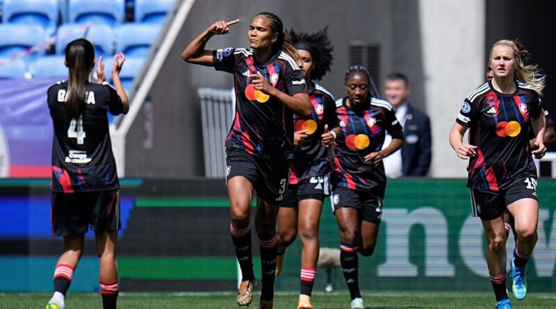Football féminin : « Une nouvelle ère pour rattraper le retard » avec une convention collective pour les pros