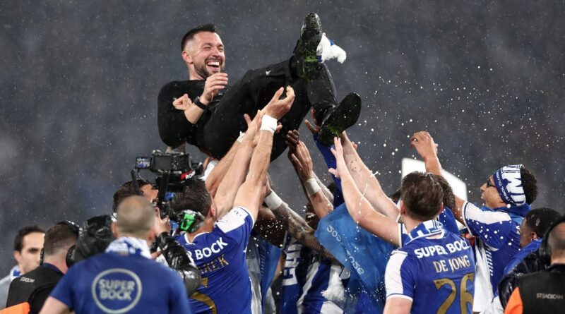 Football : Le FC Porto remporte son 31e titre de champion du Portugal, Mourinho félicite
