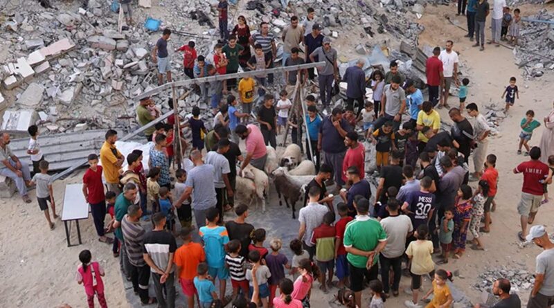Gaza-Aïd Al Adha : des milliers de Palestiniens prient sur les décombres