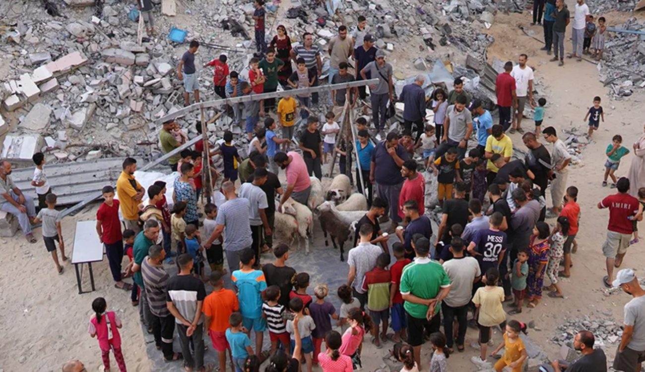 Gaza-Aïd Al Adha : des milliers de Palestiniens prient sur les décombres