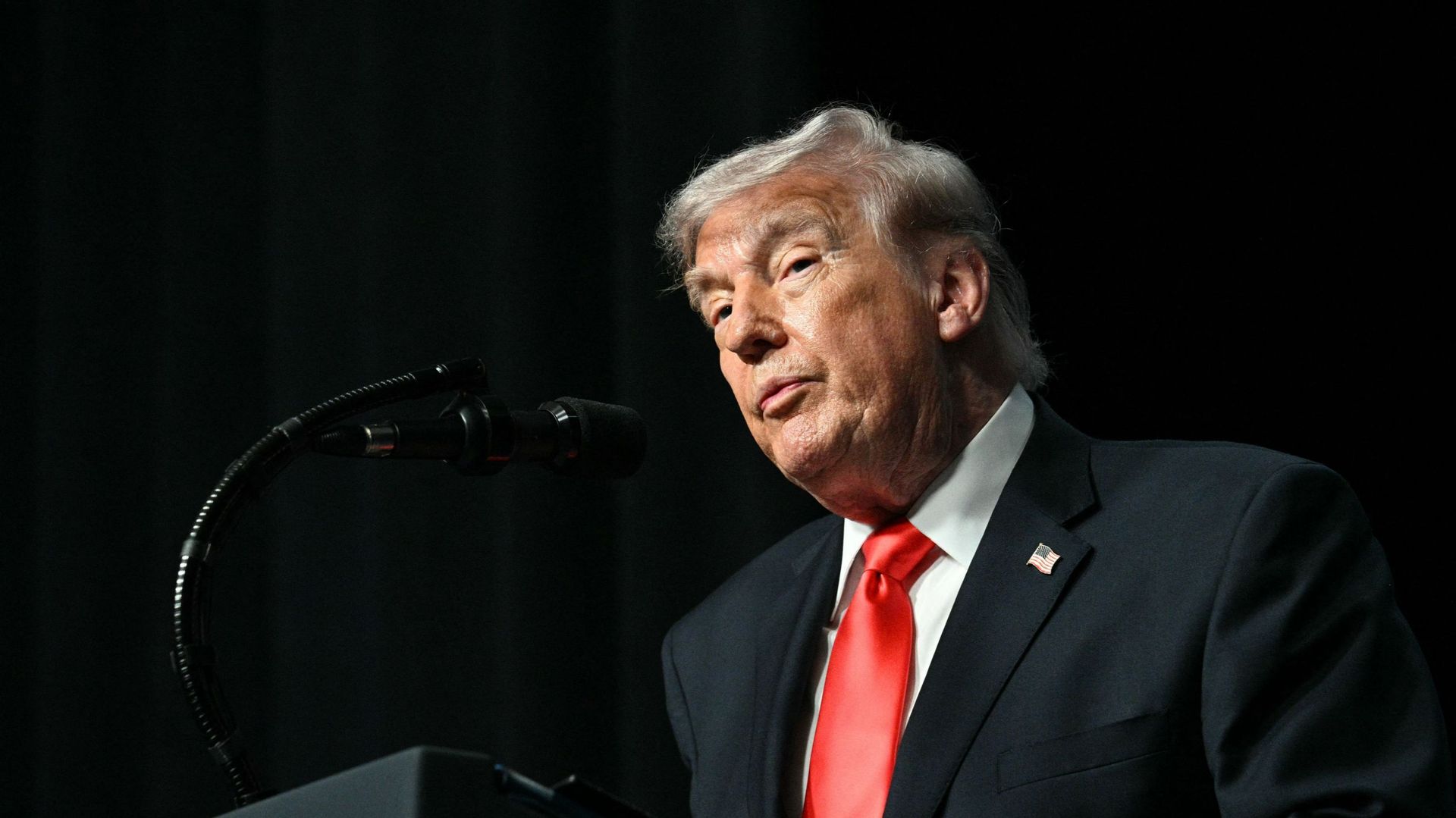 Guerre au Moyen-Orient : Trump appelle les forces navales dans le détroit d'Ormuz "pirates"