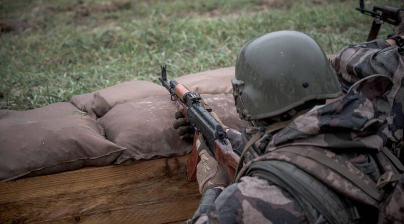 Guerre en Ukraine : Un soldat ukrainien survit deux semaines dans un bunker avec un Russe