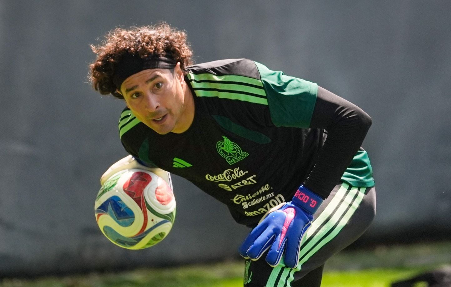 Guillermo Ochoa, premier joueur à disputer six Coupes du monde au Mexique