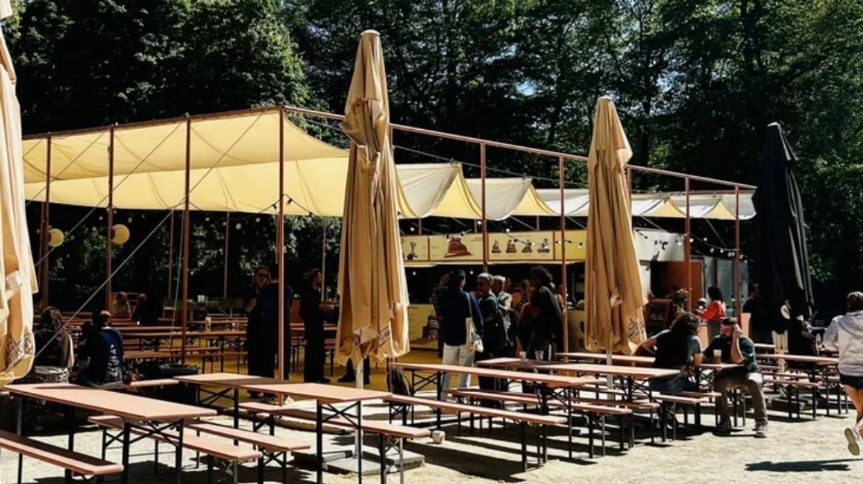 Guinguettes : histoire et origine de ces bars en plein air.
