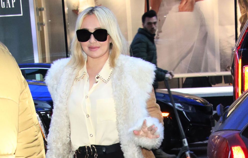 Hayden Panettiere, 18 ans, échappe à un viol sordide en mer.